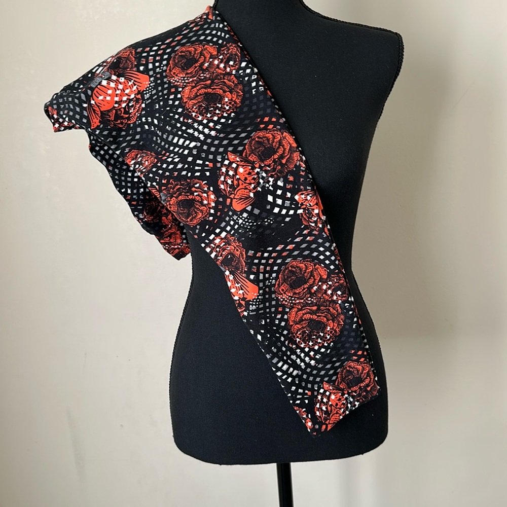 LuLaRoe leggings: geo-roses